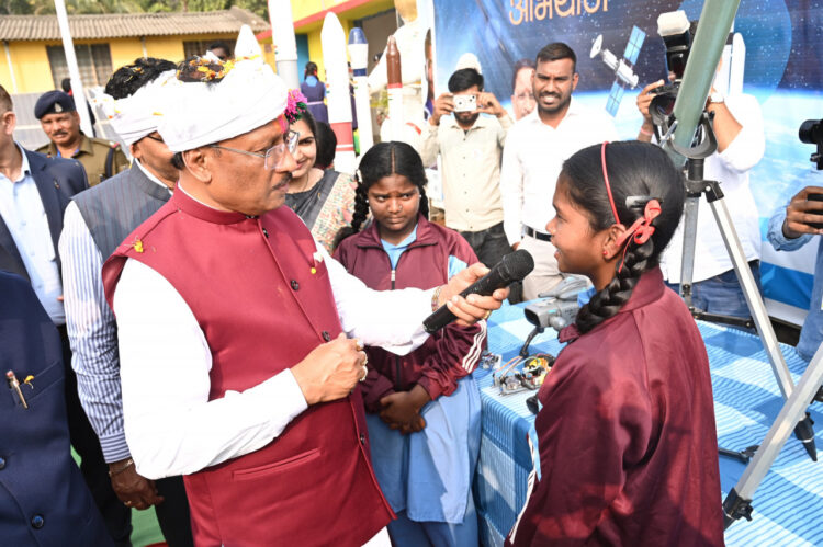 मुख्यमंत्री विष्णु देव साय बालक आश्रम के निरीक्षण के दौरान मौके पर ही दी स्वीकृति,कुरुषनार में विद्यार्थियों की सुविधा के लिए बनेगा अतिरिक्त कक्ष
