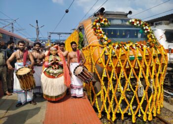 पीएम मोदी ने तिरुवनंतपुरम से तीन नई अमृत भारत एक्सप्रेस ट्रेनों को हरी झंडी दिखाई