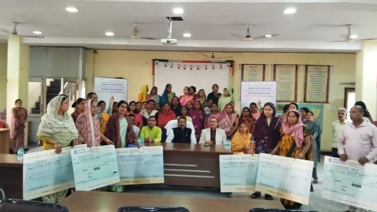 प्रधानमंत्री स्वनिधि योजना के अंतर्गत बीरगांव में क्रेडिट कार्ड योजना का शुभारंभ