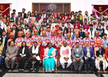 राष्ट्रपति भवन में छत्तीसगढ़ की झांकी कलाकारों का सम्मान, राष्ट्रपति द्रौपदी मुर्मु ने सराही जनजातीय कला, कलाकार हुए भावविभोर