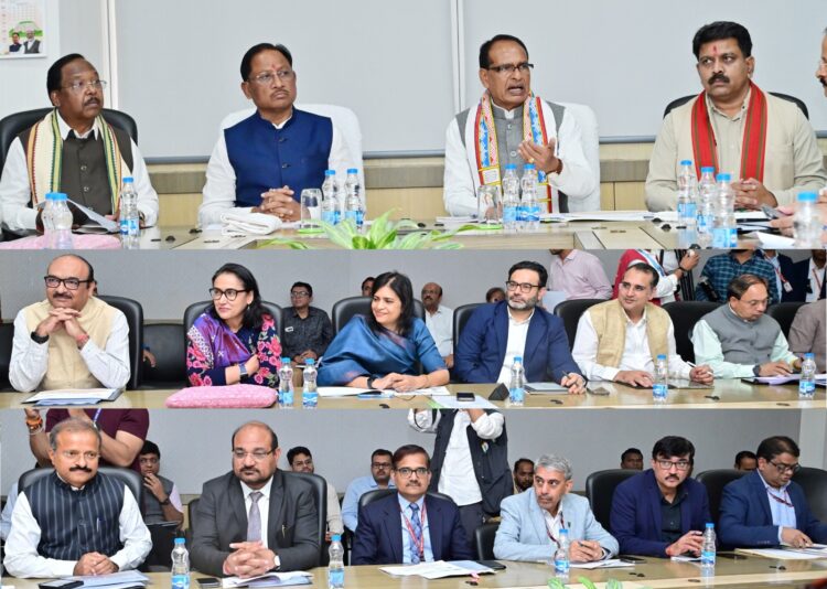 केन्द्रीय कृषि मंत्री ने की विभागीय काम-काज की समीक्षा, कहा-छत्तीसगढ़ के एग्रोक्लाइमेट के अनुरूप बनाएंगे विशेष नीति